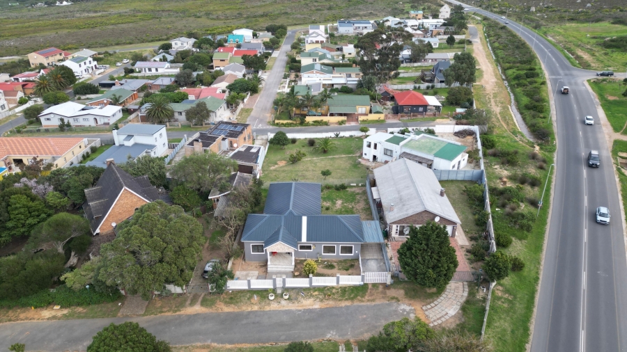 4 Bedroom Property for Sale in Palmiet Western Cape
